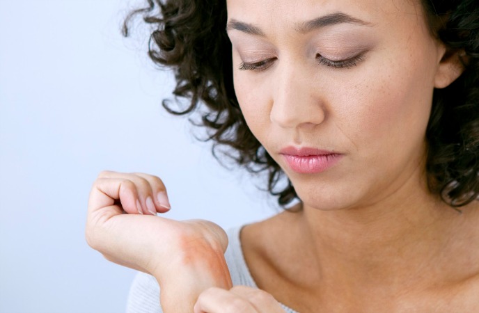 Benefits-of-baking-soda-deal-with-skin-itchiness-and-rashes