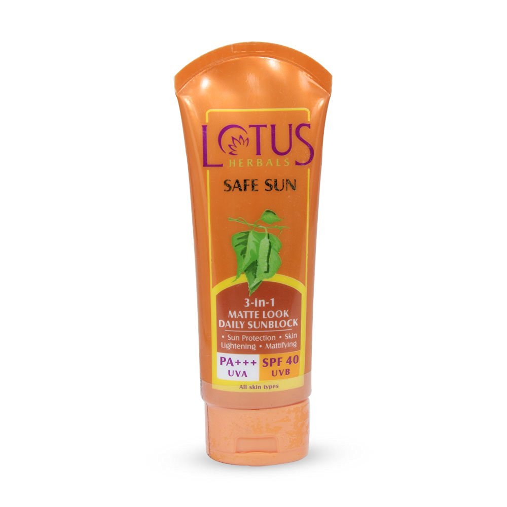  Lotus Herbals Safe Sun 3-In-1 Matte Look Daily Sunblock SPF-40