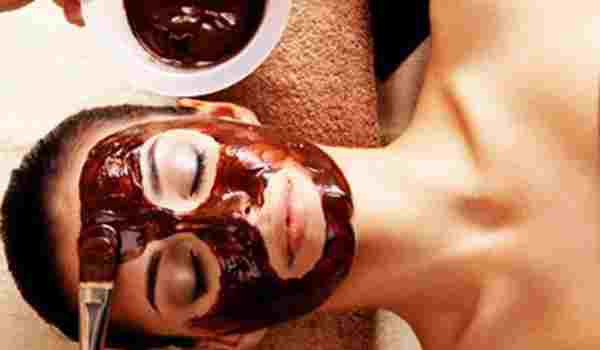 How-To-Make-A-Dark-Chocolate-Face-Mask-At-Home