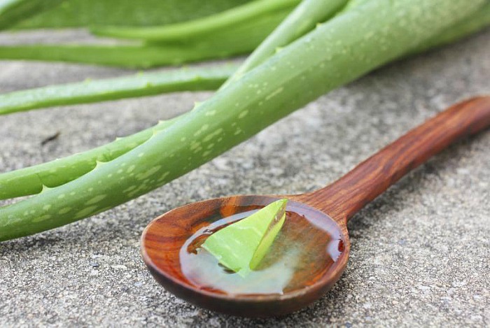 Rice Powder and Aloe Vera Gel Face Pack