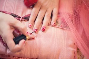 painting fingernails 635261 960 720