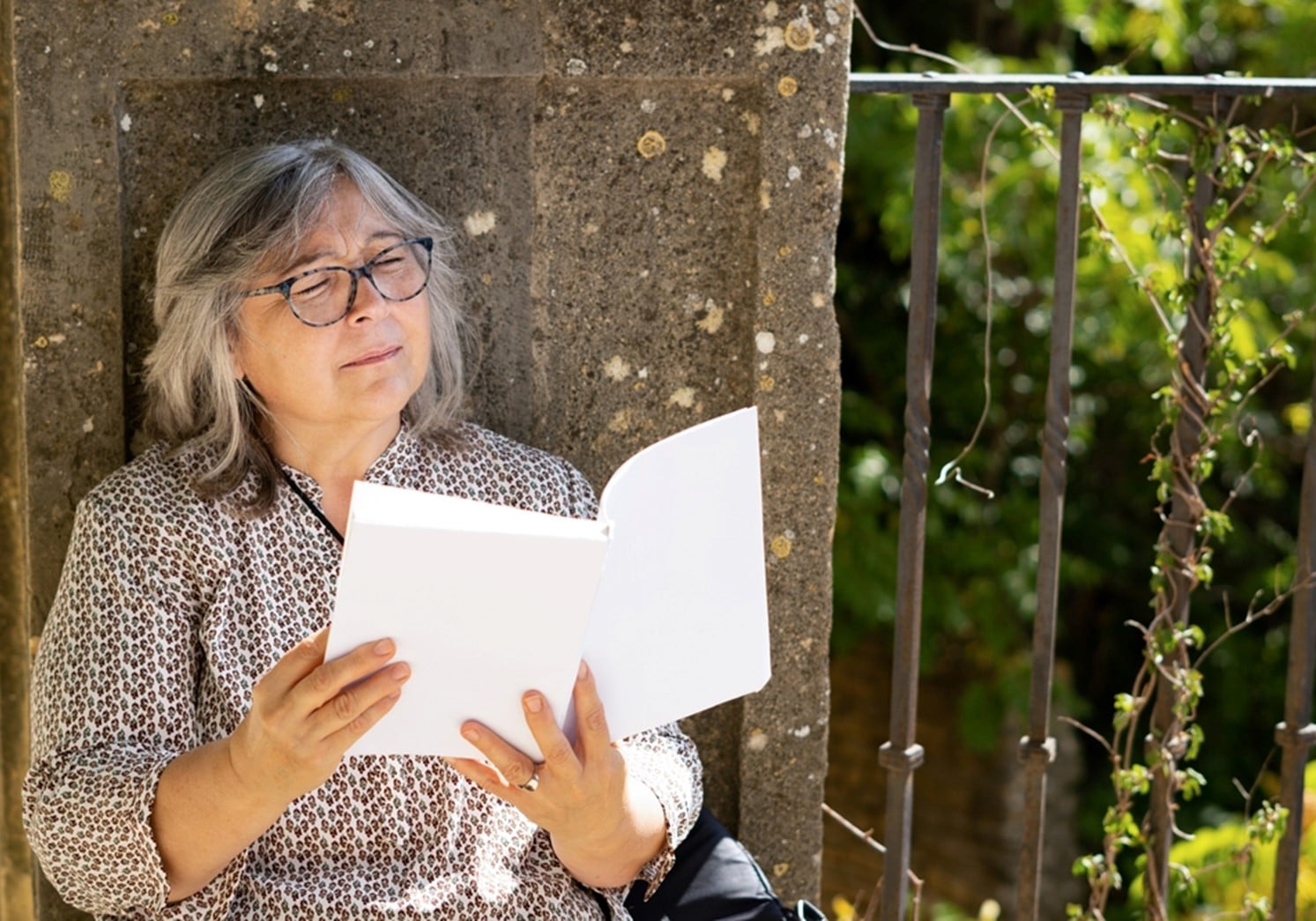 Why Do We Need Reading Glasses as We Age 4 Reading Glasses
